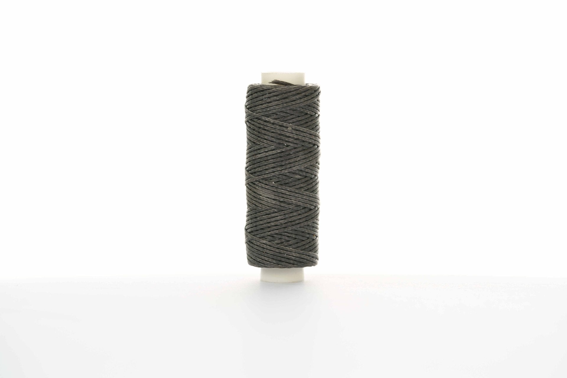 0.8mm Flat Waxed Thread for Leathercraft Hand Stitching - Babylon Leather - Babylon LeatherBabylon LeatherPP32-Dark Gray-12m
