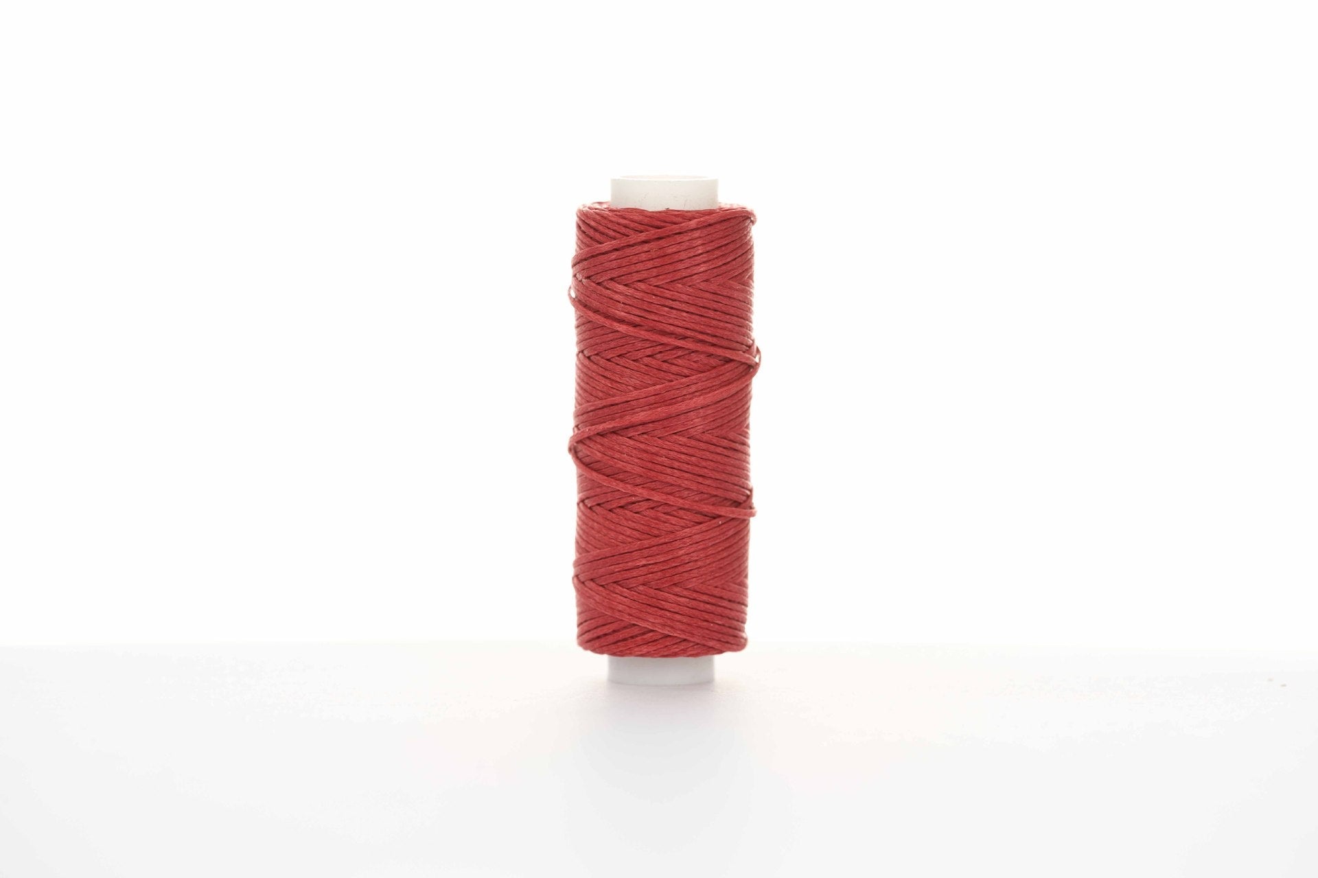 0.8mm Flat Waxed Thread for Leathercraft Hand Stitching - Babylon Leather - Babylon LeatherBabylon LeatherPP32-Jujube Red-12m