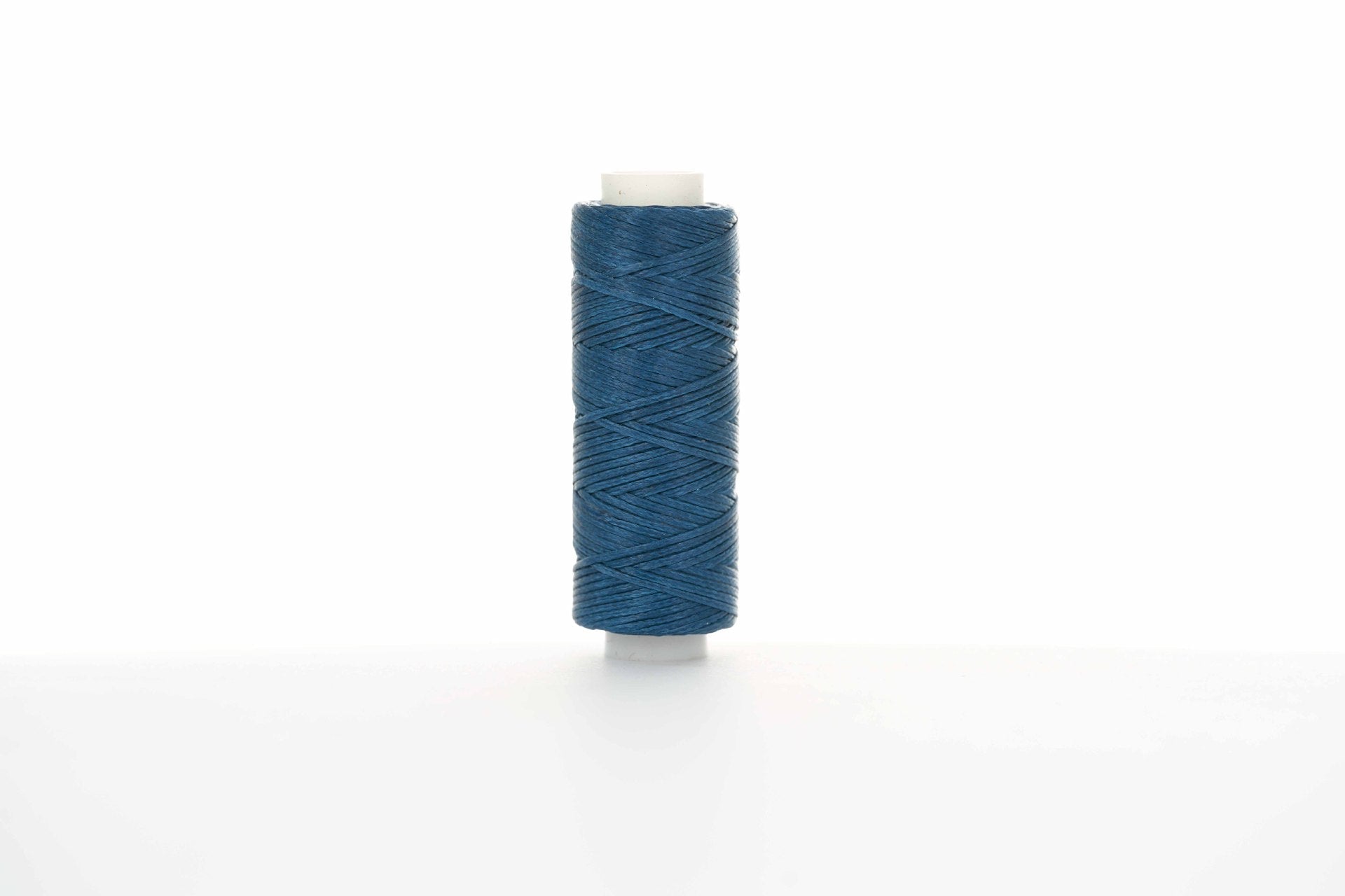 0.8mm Flat Waxed Thread for Leathercraft Hand Stitching - Babylon Leather - Babylon LeatherBabylon LeatherPP32-Royal Blue-12m