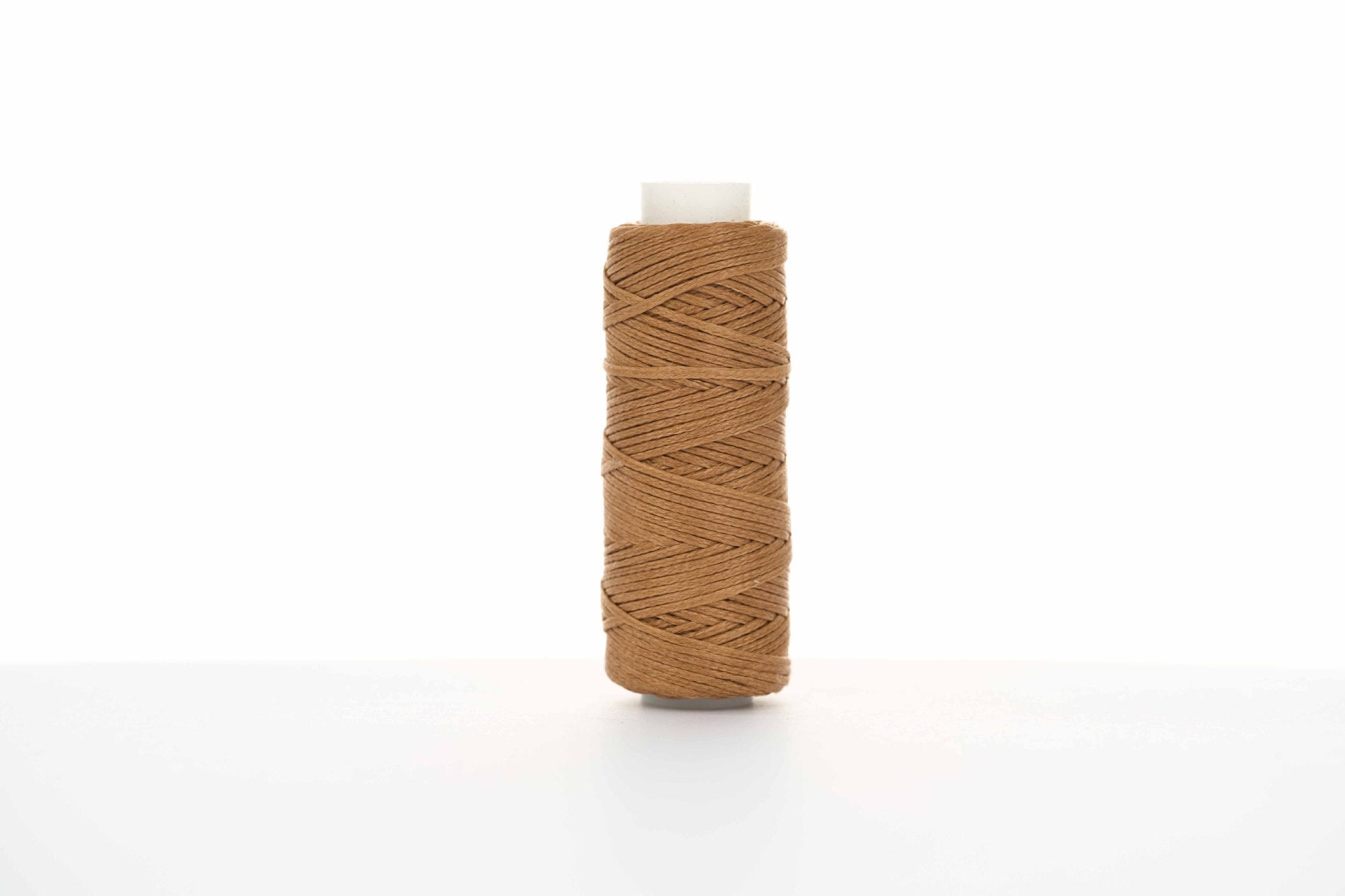 0.8mm Flat Waxed Thread for Leathercraft Hand Stitching - Babylon Leather - Babylon LeatherBabylon LeatherPP32-Tea Brown-12m