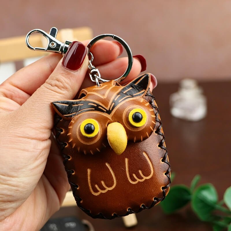 Cute Dog - Shaped Vegetable - Tanned Cowhide Leather Card Holder – Babylon Leather - Babylon LeatherBabylon LeatherLLZ24-Owl-Brown