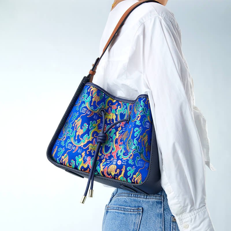 Flow of Light Leather and Silk Shoulder Bag – Babylon Leather - Babylon LeatherBabylon LeatherTX113-Black