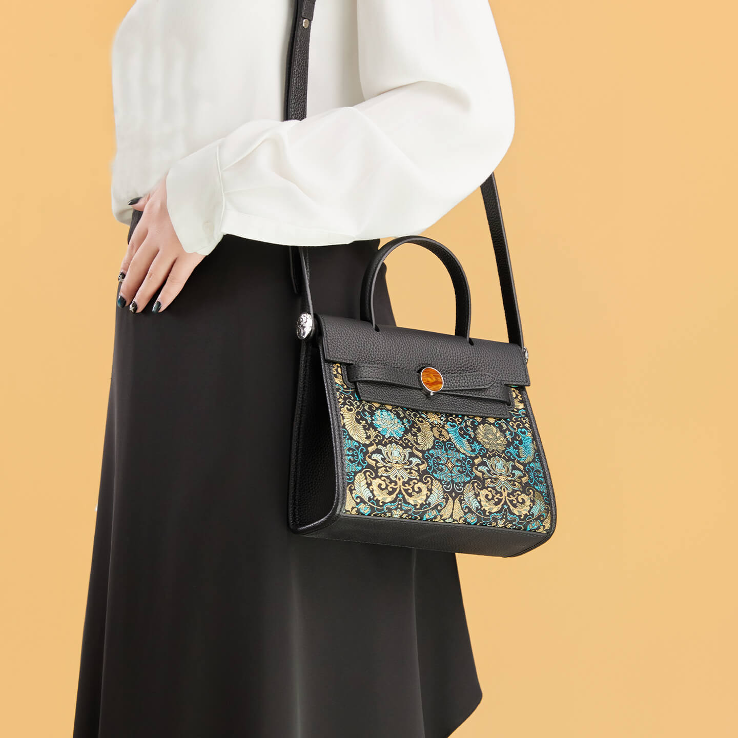 Following the Current Leather and Silk Shoulder Tote Bag – Babylon Leather - Babylon LeatherBabylon LeatherTX222-Black