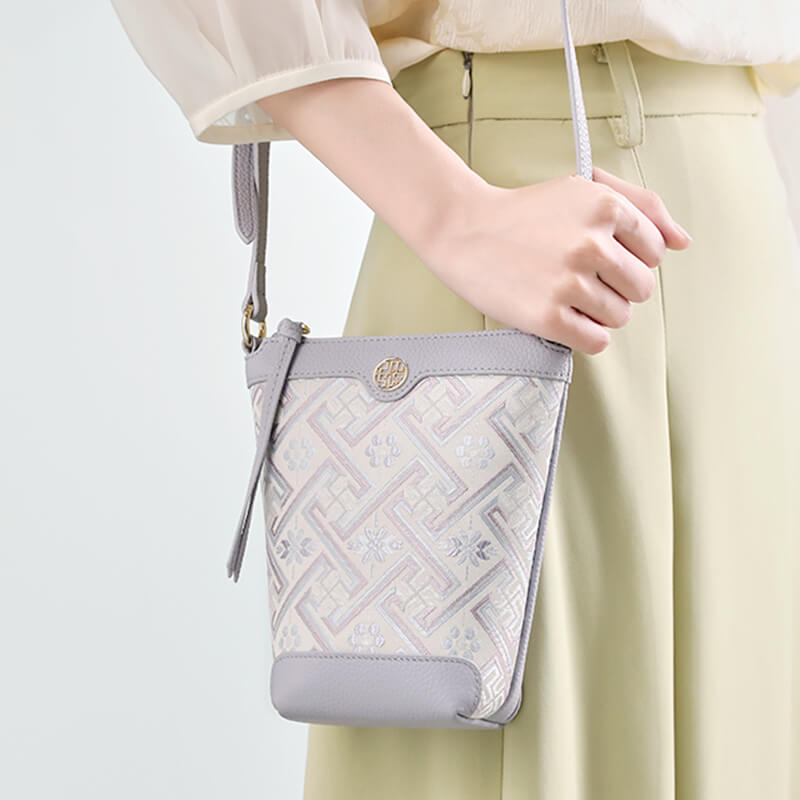 Gentle Balance Leather and Silk Crossbody Bag – Babylon Leather - Babylon LeatherBabylon LeatherTX104-Light Purple