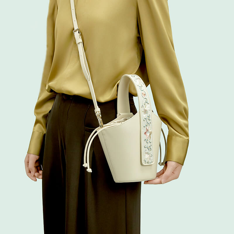 Gentle Flow Leather and Silk Crossbody Bag – Babylon Leather - Babylon LeatherBabylon LeatherTX119-White