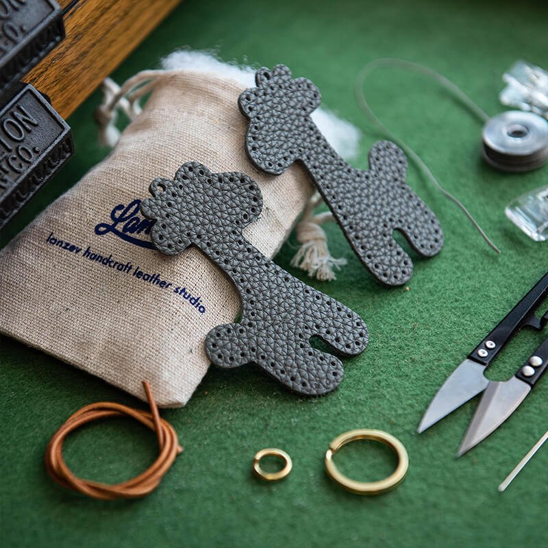 Giraffe Cartoon Keychain DIY Leather Kit – Babylon Leather - Babylon LeatherBabylon LeatherLZ66-Grey