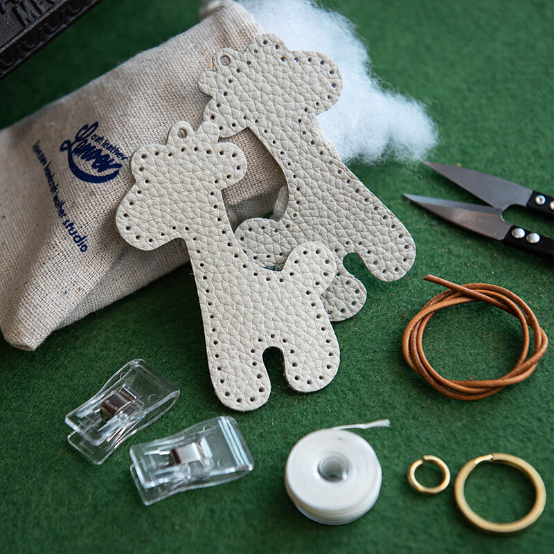 Giraffe Cartoon Keychain DIY Leather Kit – Babylon Leather - Babylon LeatherBabylon LeatherLZ66-White