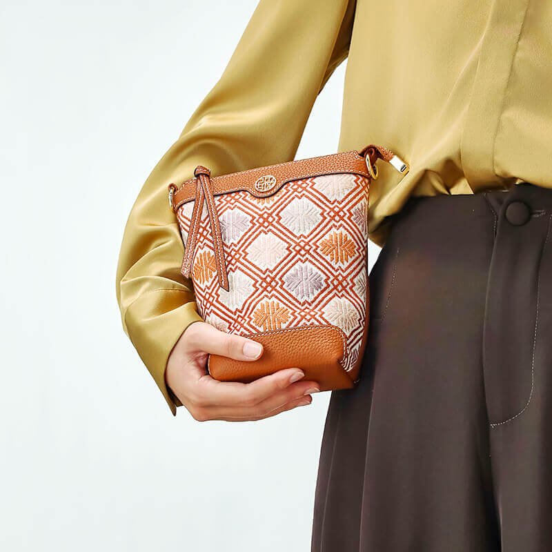 Harmonic Path Leather and Silk Crossbody Bag – Babylon Leather - Babylon LeatherBabylon LeatherTX095-Brown