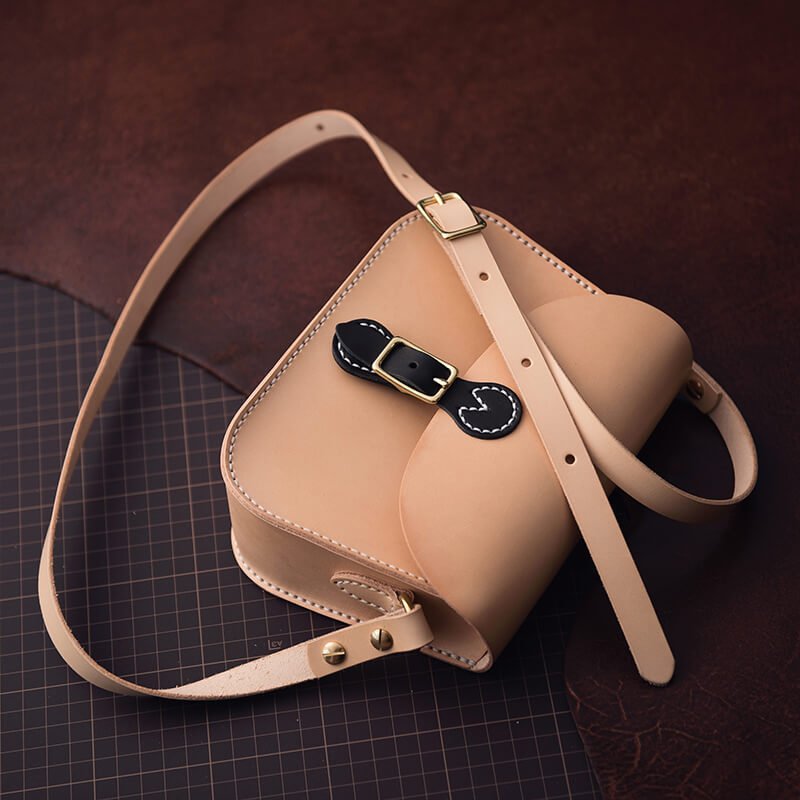 Natural & Black Veg Tanned Saddle Bag DIY Kit – Babylon Leather - Babylon LeatherBabylon LeatherLZ37 - Black - Veg Tanned Cowhide