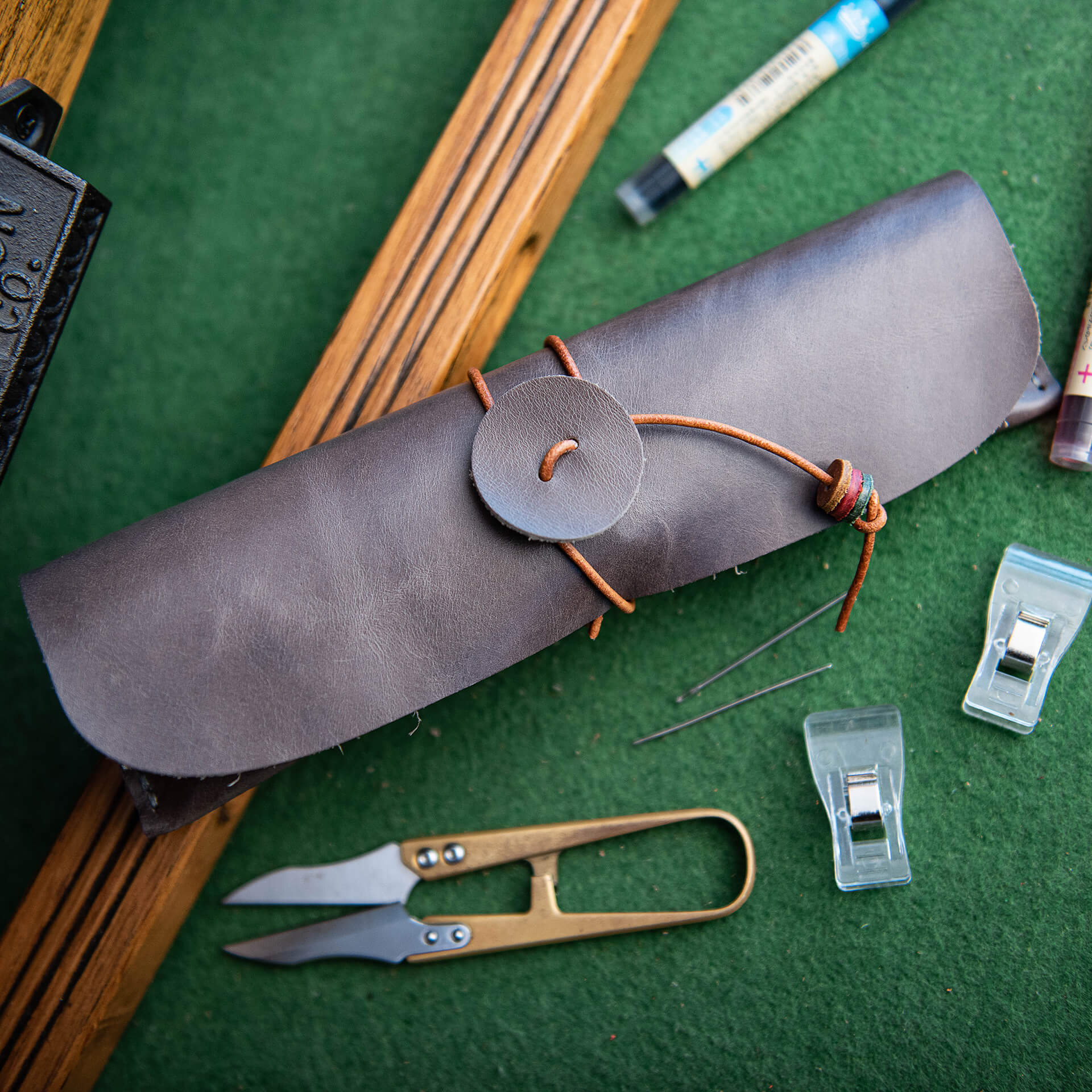 Pen Pouch Crazy Horse Leather DIY Kit – Babylon Leather - Babylon LeatherBabylon LeatherLZ44 - Grey - Oil wax leather