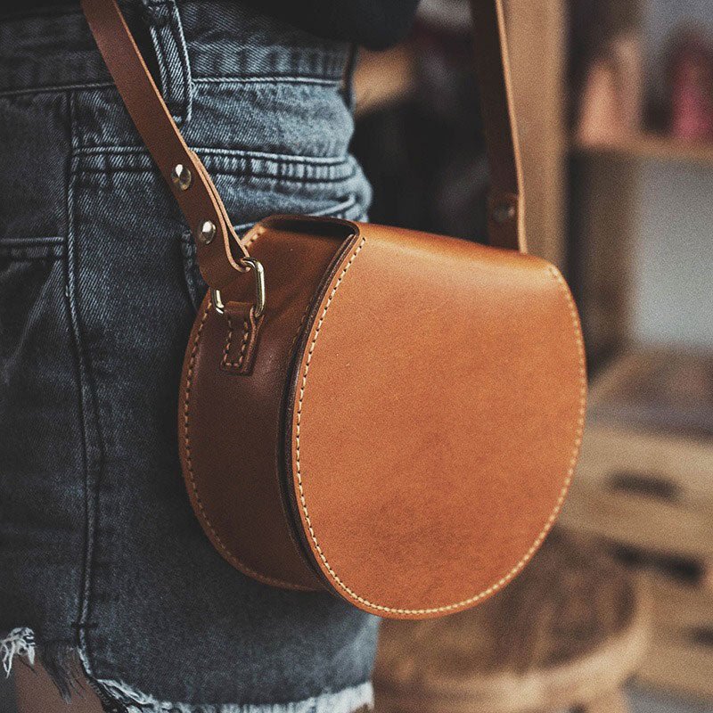 Premium Veg - Tanned Leather Saddle Bag DIY Kit – Babylon Leather - Babylon LeatherWomen’s Leather Bag DIY KitBabylon LeatherLZ33 - Light Brown - Vegetable - Tanned Leather