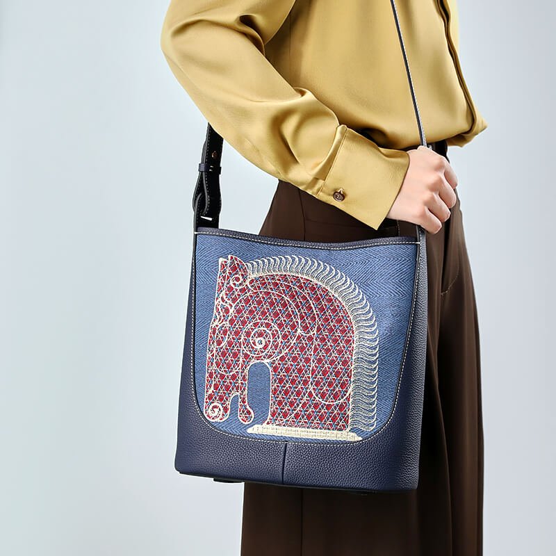 Silent Brilliance Leather and Silk Shoulder Bag – Babylon Leather - Babylon LeatherBabylon LeatherTX120-Blue