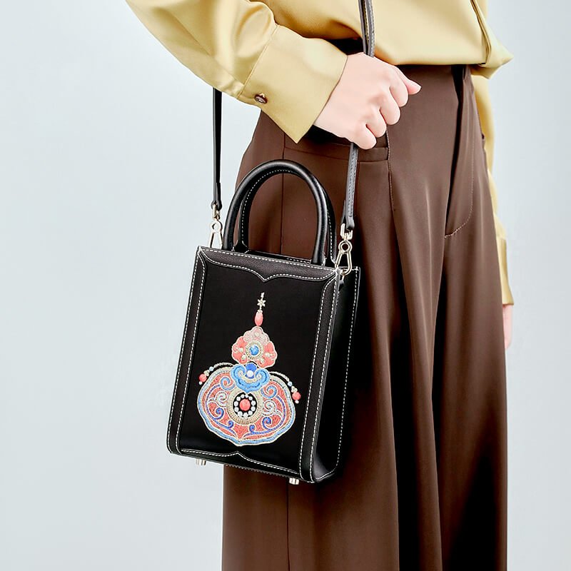 Silent Brilliance Leather and Silk Square Handbag – Babylon Leather - Babylon LeatherBabylon LeatherTX122-Black