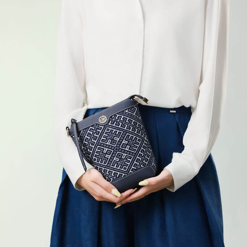 Silent Strength Leather and Silk Crossbody Bag – Babylon Leather - Babylon LeatherBabylon LeatherTX091-Blue