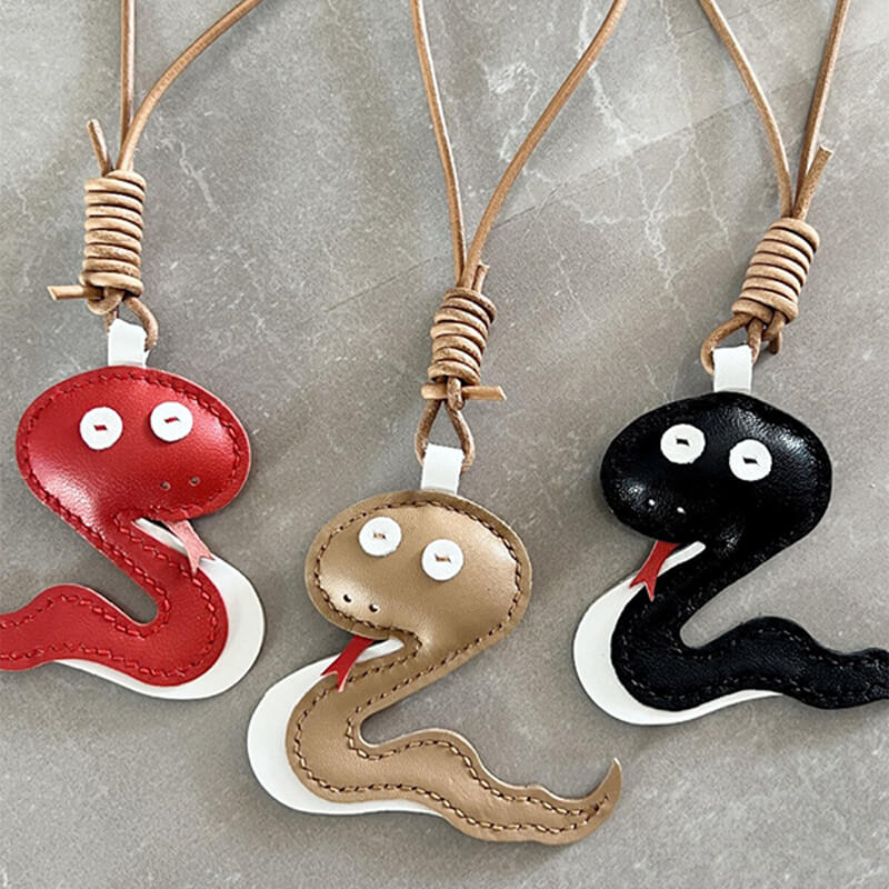 Snake - Shaped Keychain Charm DIY Kit – Babylon Leather - Babylon LeatherBabylon LeatherSG22-Black