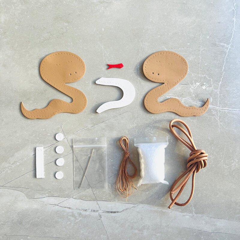 Snake - Shaped Keychain Charm DIY Kit – Babylon Leather - Babylon LeatherBabylon LeatherSG22-Light Tan