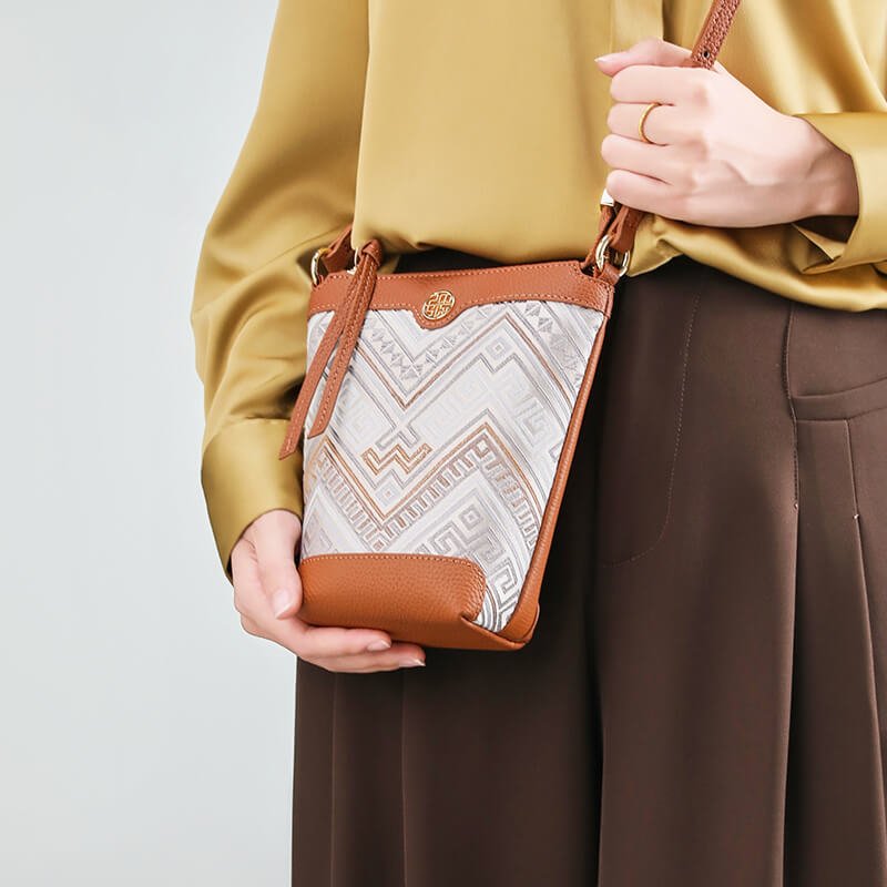 Steady Flow Leather and Silk Crossbody Bag – Babylon Leather - Babylon LeatherBabylon LeatherTX109-Brown