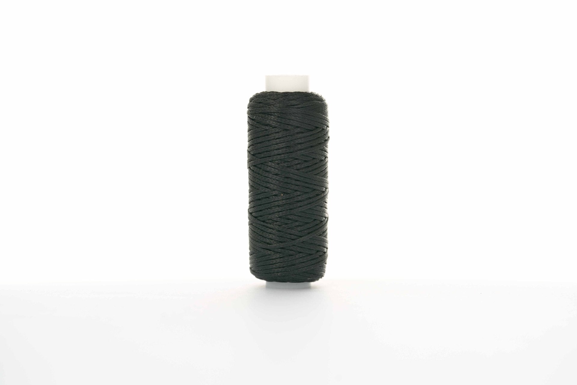 0.8mm Flat Waxed Thread for Leathercraft Hand Stitching - Babylon Leather - Babylon LeatherBabylon LeatherPP32-Black-12m