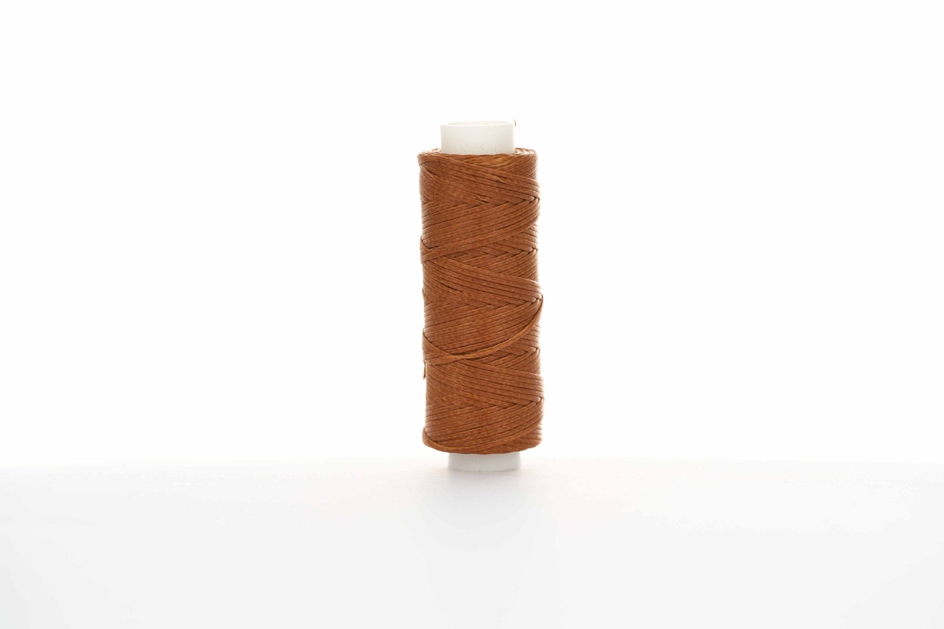0.8mm Flat Waxed Thread for Leathercraft Hand Stitching - Babylon Leather - Babylon LeatherBabylon LeatherPP32-Reddish Brown-12m