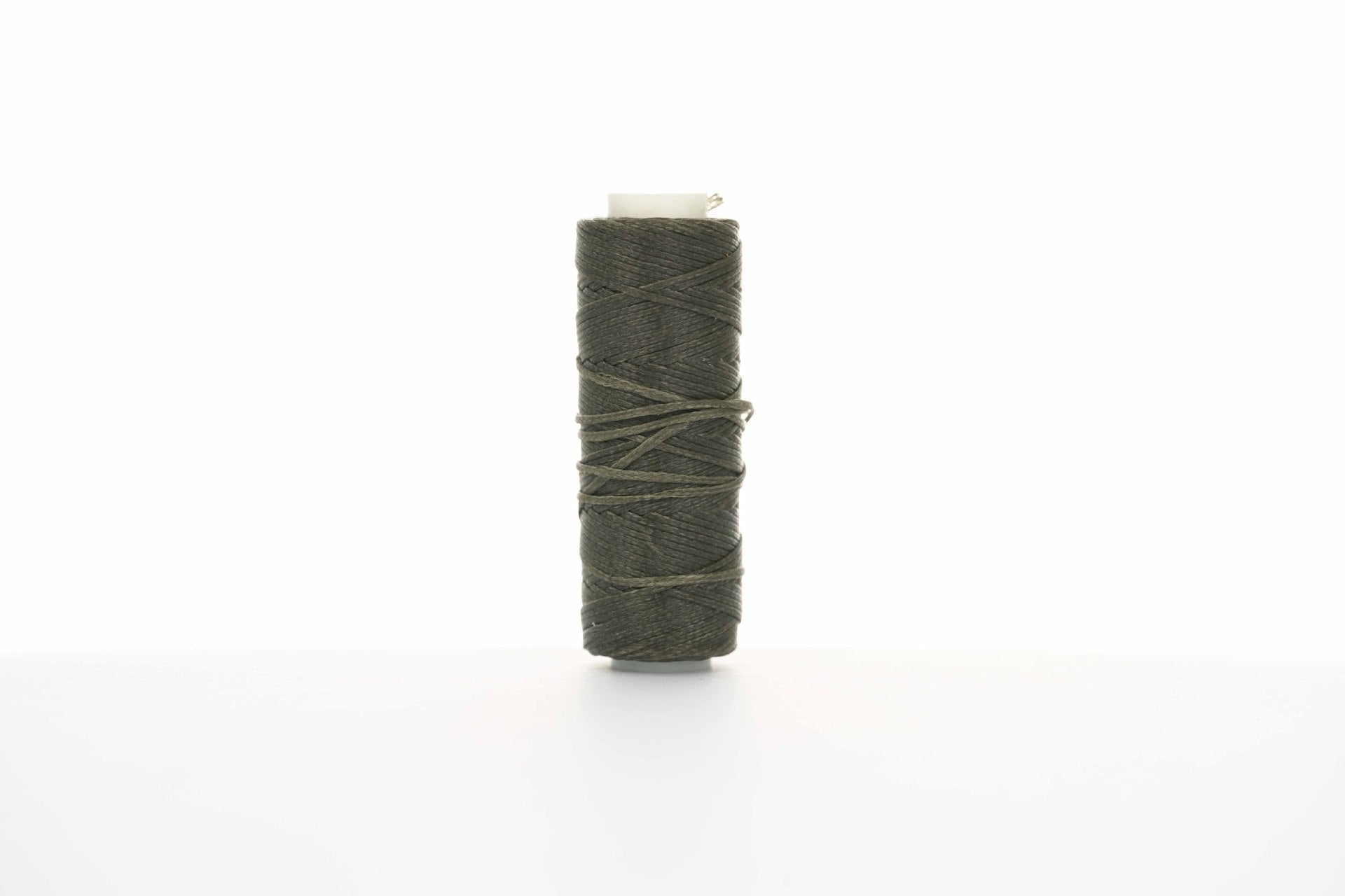 0.8mm Flat Waxed Thread for Leathercraft Hand Stitching - Babylon Leather - Babylon LeatherBabylon LeatherPP32-Taupe-12m