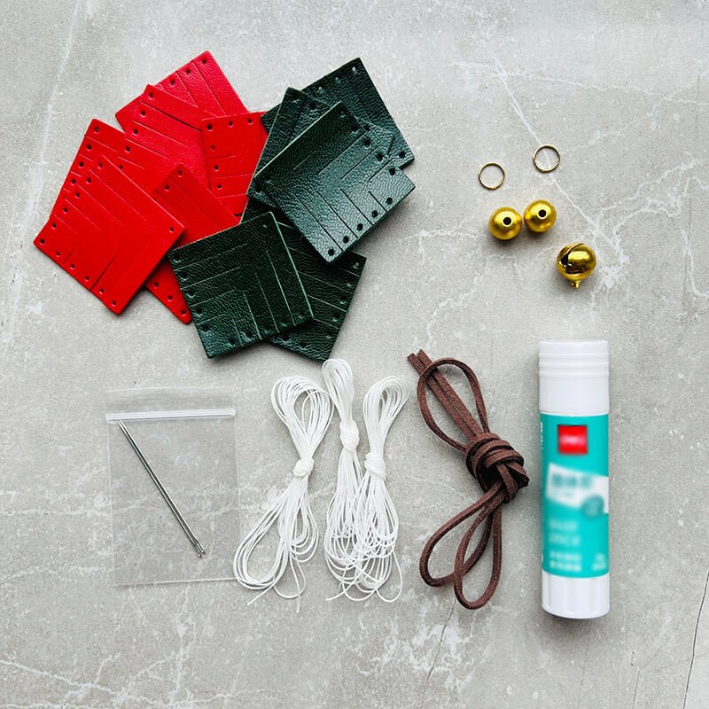 Christmas Snowflake Charm DIY Kit – Babylon Leather - Babylon LeatherBabylon LeatherSG03-Green & Red