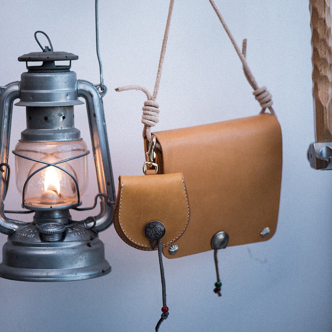 DIY Leather Airpods Case Handmade – Babylon Leather - Babylon LeatherBabylon LeatherLZ16 - No Leather Burnisher