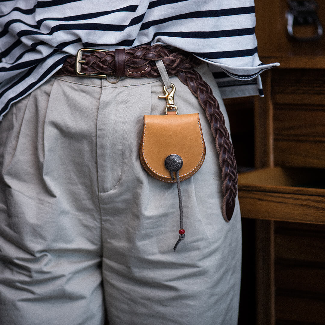 DIY Leather Airpods Case Handmade – Babylon Leather - Babylon LeatherBabylon LeatherLZ16 - With Leather Burnisher