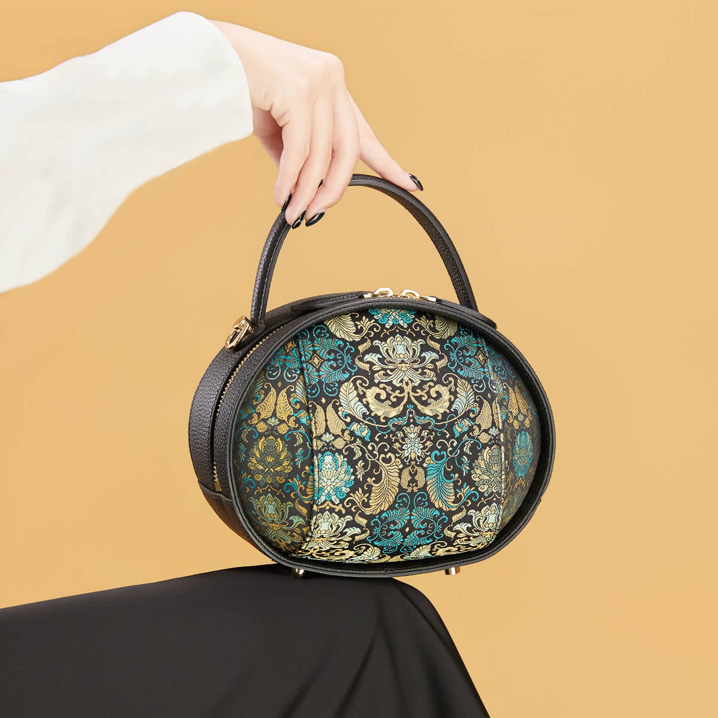 Following the Current Leather and Silk Shoulder Handbag – Babylon Leather - Babylon LeatherBabylon LeatherTX226-Black