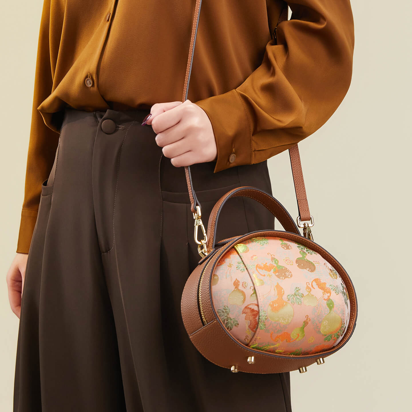 Gentle Wayfinding Leather and Silk Shoulder Handbag – Babylon Leather - Babylon LeatherBabylon LeatherTX230-Brown