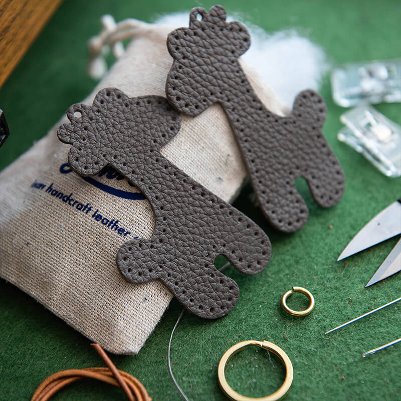 Giraffe Cartoon Keychain DIY Leather Kit – Babylon Leather - Babylon LeatherBabylon LeatherLZ66-Taupe Gray