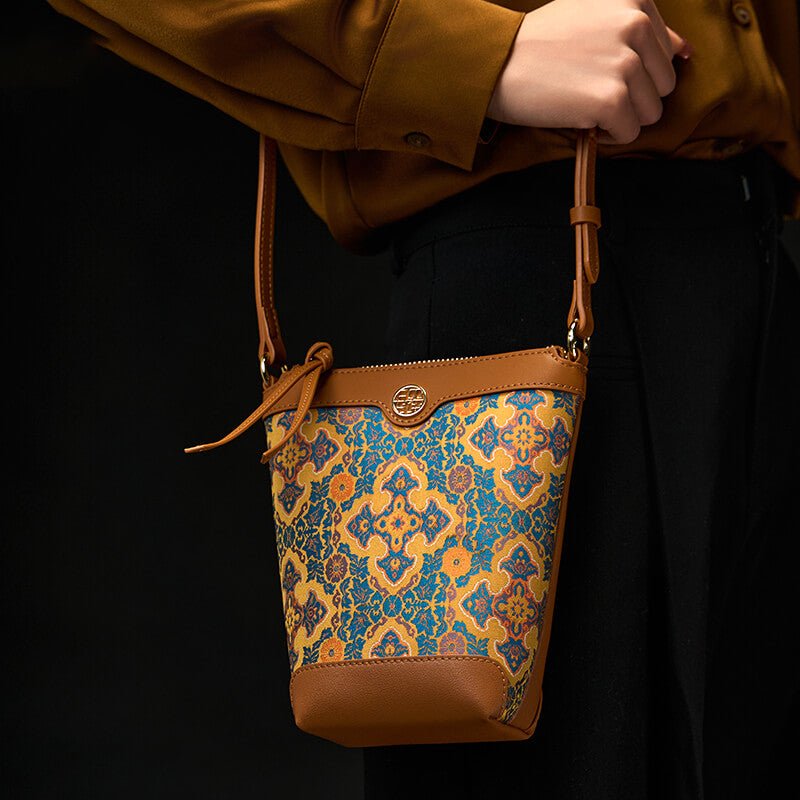 Inner Reflection Leather and Silk Crossbody Bag – Babylon Leather - Babylon LeatherBabylon LeatherTX175-Brown