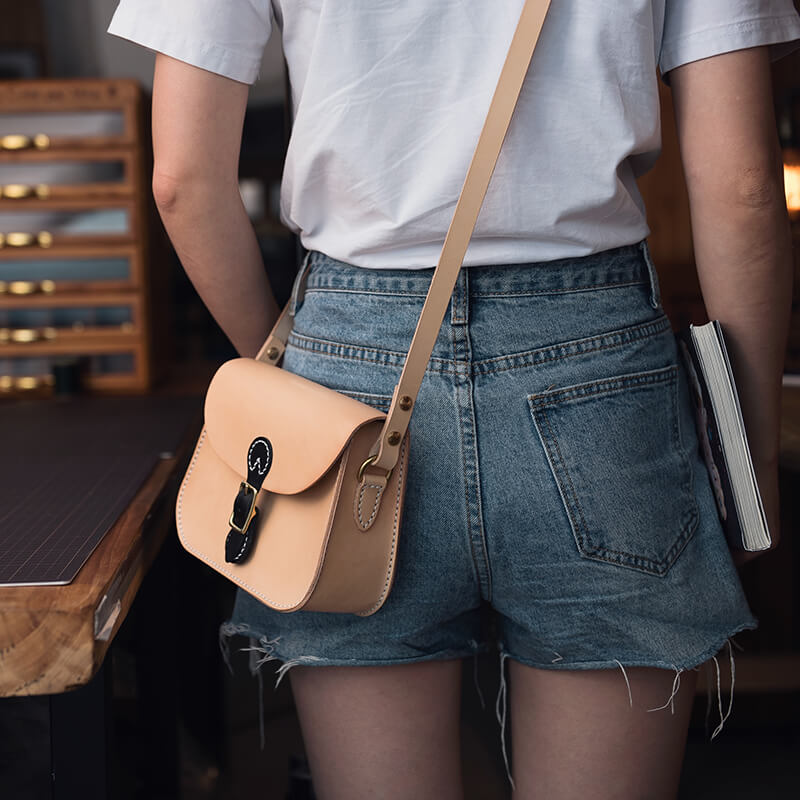 Natural & Black Veg Tanned Saddle Bag DIY Kit – Babylon Leather - Babylon LeatherBabylon LeatherLZ37 - Black - Veg Tanned Cowhide