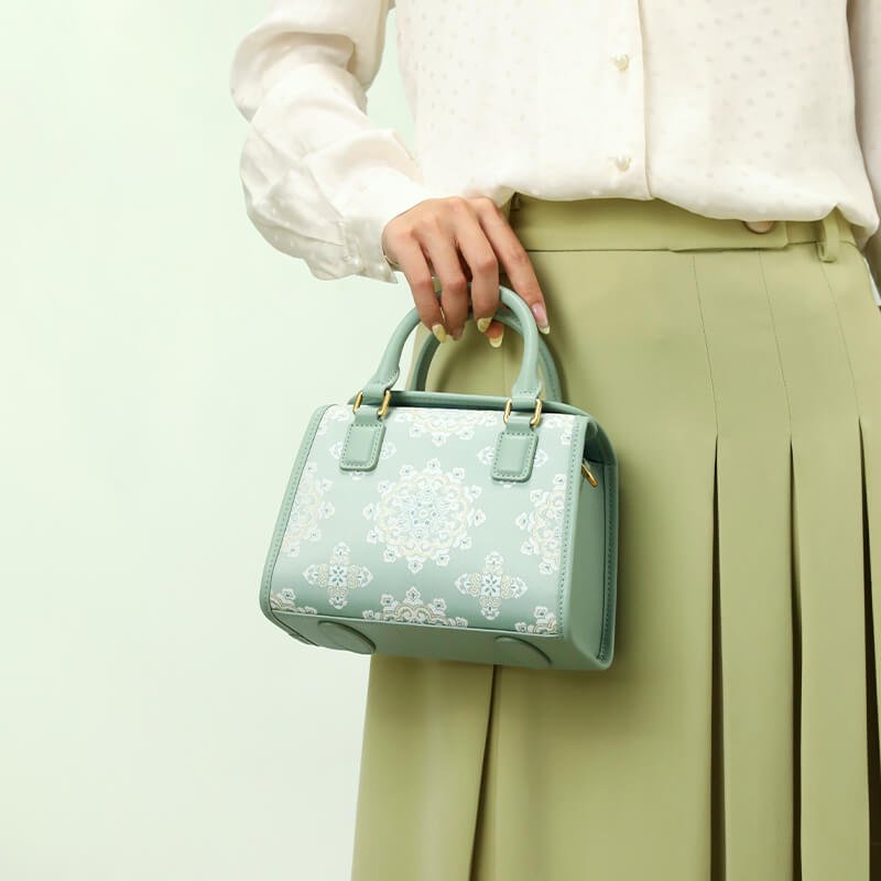 Poised Form Leather and Silk Handbag – Babylon Leather - Babylon LeatherBabylon LeatherTX170-Green