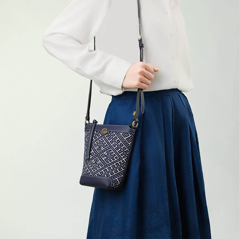 Silent Strength Leather and Silk Crossbody Bag – Babylon Leather - Babylon LeatherBabylon LeatherTX091-Blue