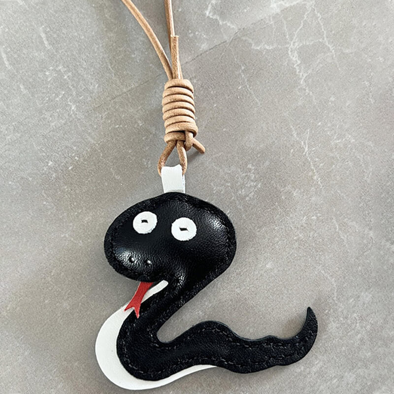 Snake - Shaped Keychain Charm DIY Kit – Babylon Leather - Babylon LeatherBabylon LeatherSG22-Black