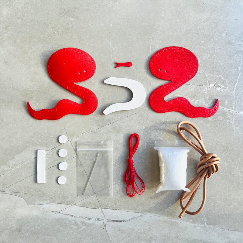 Snake - Shaped Keychain Charm DIY Kit – Babylon Leather - Babylon LeatherBabylon LeatherSG22-Red