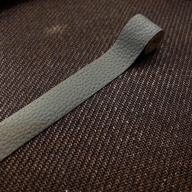 Top-Grain Leather Binding Strip for Edging and Repair – Babylon Leather - Babylon LeatherBabylon LeatherPP17-GrisMisty-2 × 30 cm